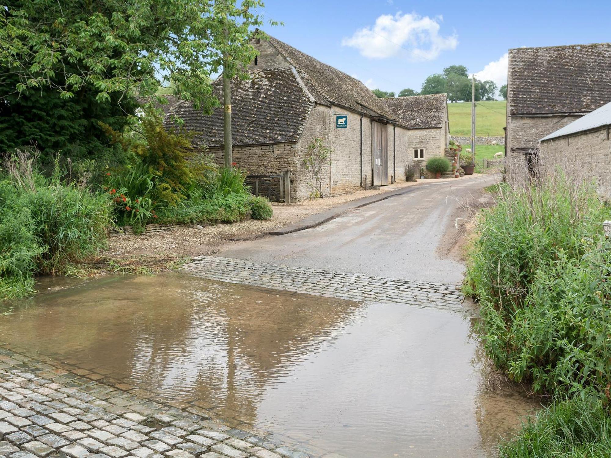 Flowers Barn Villa Daglingworth Dış mekan fotoğraf